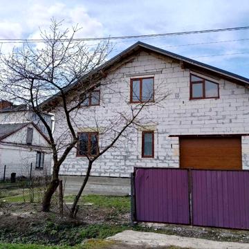 Продам будинок  в смт. Іваничі Волинська область