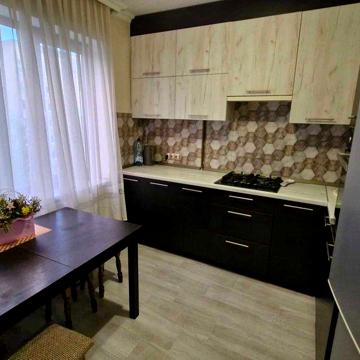 Оренда 2 кімн. квартири пр. Червоної Калини