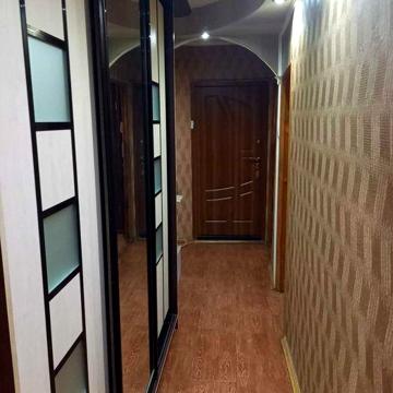 Продам 3-к . кв.  м. Студенческая с РЕМОНТОМ и МЕБЕЛЬЮ