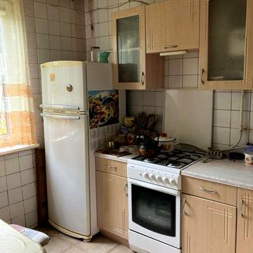 Продам 2 ком квартиру улучшенной план-ки  Роганский жилмассив(РЖМ)