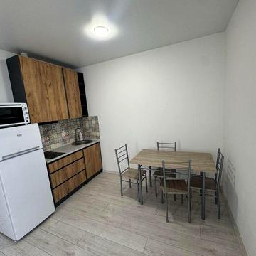 Продам 1 к кв метро Чернігівська краківська 27 а