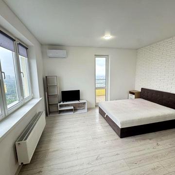Продам 1 к кв метро Чернігівська краківська 27 а