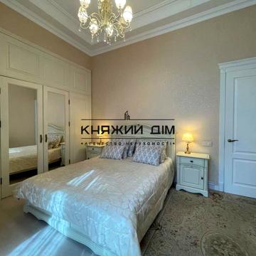 Антоновича вул. (Горького), 8
