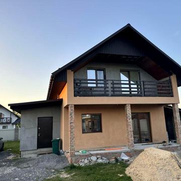 Продам новозбудований будинок біля лісу на 6 сотих