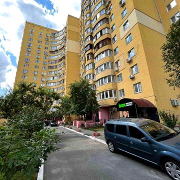 Миропольская, 39, продажа 4-комнатной с ремонтом