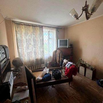 Продаж 1 кімн. квартири ( малосімейка) на вул. Пулюя.