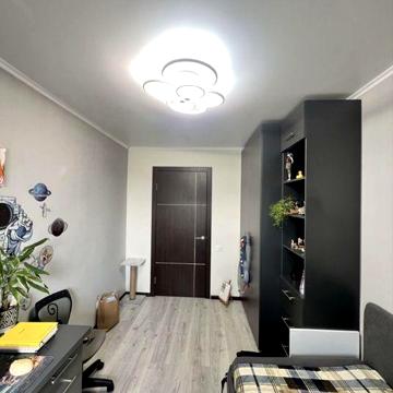 Продаю 3 к к в Центрі  Пр. Центральний