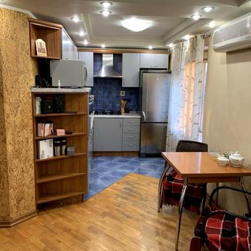 Сдается 2-х комнатная квартира студия ,с хорошим ремонтом