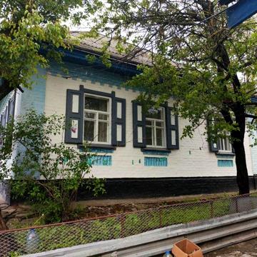 Продам хату с.Кропивна. Золотоніський район. Черкаська область.