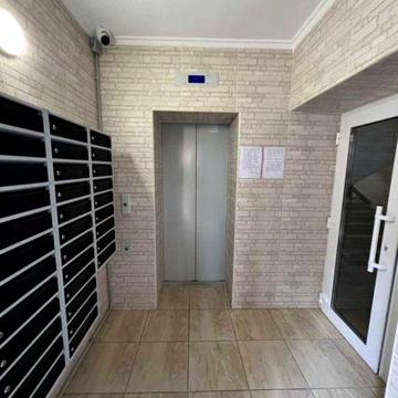 Продам квартиру в новобудові з автономним опаленням.