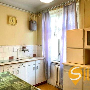 Продається 2 кімнатна квартира, вулиця Кругова