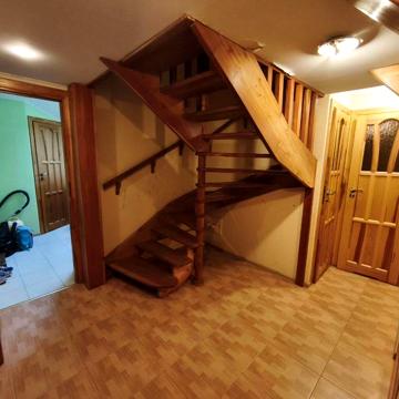 Квартира дворівнева Горбачевського, 16