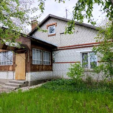 Продається цегляний будинок в селі Лукаші