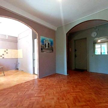 Без комісії! Продам 3к.кв. біля ст.м.Житомирська і Академмістечко!