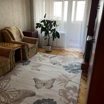 Лабораторна вул., 46