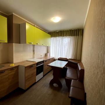 Героїв просп., 12