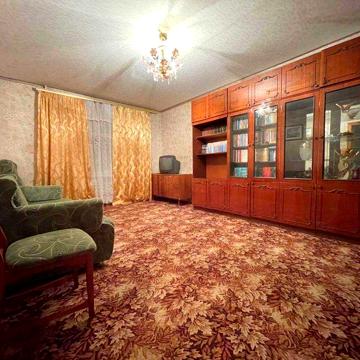 Продається 4-х кімнатна квартира