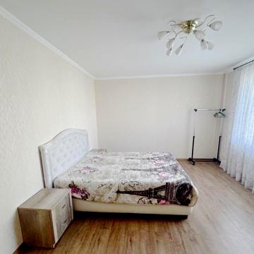 Миколи Бажана просп., 24/1