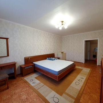 Сдам 1к, Бориспольская 26в, кирпич, 52м2, с ремонтом