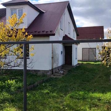 Половина будинку