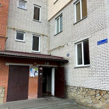 Продається велика однокімнатна квартира на Арцеулова 1 поверх ЖК Оберіг
