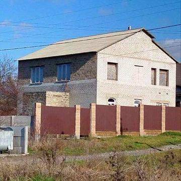 Дiм бiля головної вулицi Кушугума