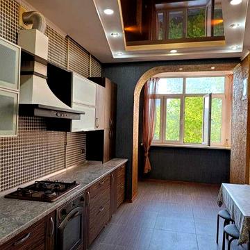 Сдам  3-ком.  Шампанский  пер. / пр. Шевченко