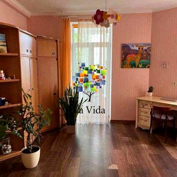 Продаж 3-х кімнатної  квартири по вул. Сирецька 38