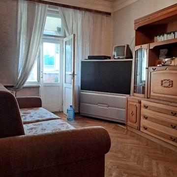 Продаж 3к  квартиру 73м2  сталінка Лукянівка Іллєнка 32 поруч метро