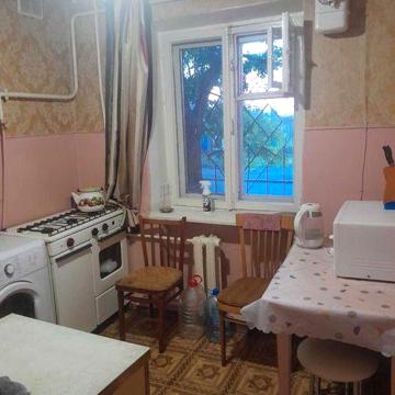 Здається 1 кімнатна квартира на Сухому фонтані 1 поверх все є