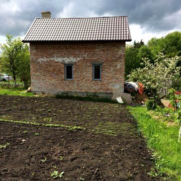 Продам будинок з 2 ділянками