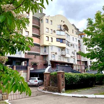 Продаю чудову квартиру площею 181 кв.м.! Вокзальна!