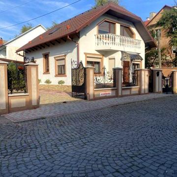 Продається будинок в самому цетрі Мукачево