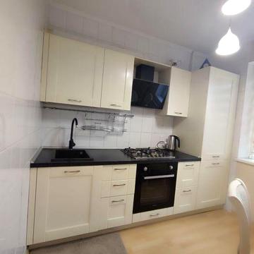 Продам 2-кімнатну квартиру в м Обухів, вул Миру