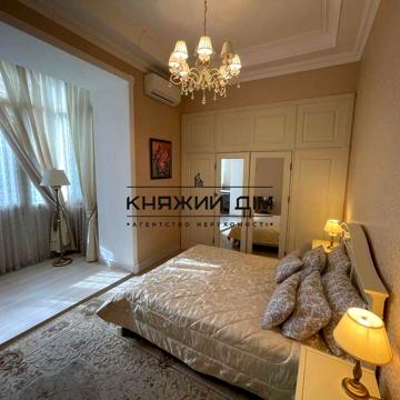 Антоновича вул. (Горького), 8