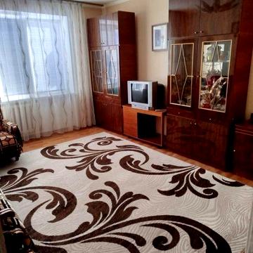 Здається 2 кімнатна квартира в центрі міста.