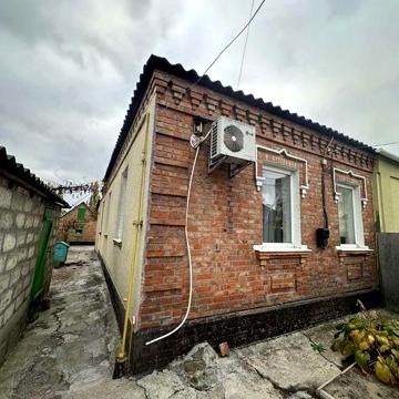 Продам пол дома на Озёрной Балке.