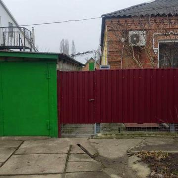 Продам пол дома на Озёрной Балке.