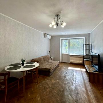 Олександра Поля просп. (Кірова), 82-А