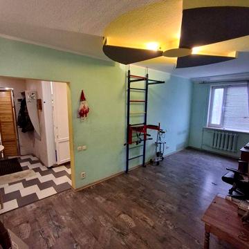 Продам 4 комн. квартиру пр. Гагарина