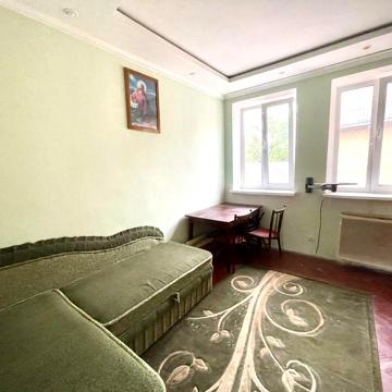 Продається ооднокімнатна квартира в центрі Бродів