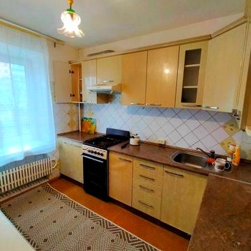 Здається по вул Гречка 2х кім квартира.Тільки дзвонити