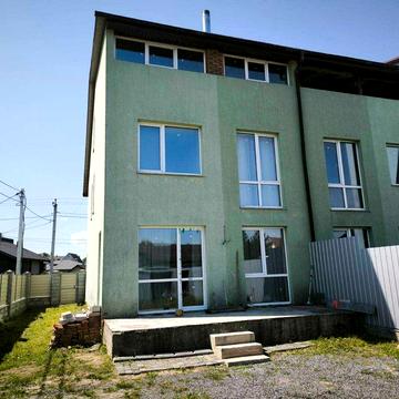 Кутовий таунхаус в Ворзелі на Лесі Українки