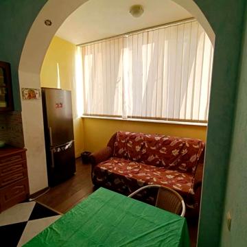 Академіка Корольова вул., 125
