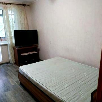Сдам 2х.к. квартиру м. 23 Августа. Науки 64 б.