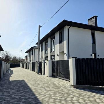 Продам Дуплекс в с. Боратин від Власника