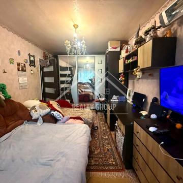 Володимира Бизова вул. (Якіра), 32