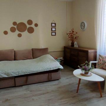 Будівельників вул., 28/15