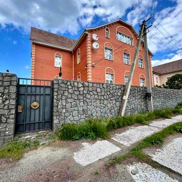 Продаж шикарного великого будинку у с. Слобода за 15 км від Черкас