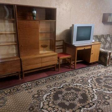 Продам трикімнатну квартиру на Змичці